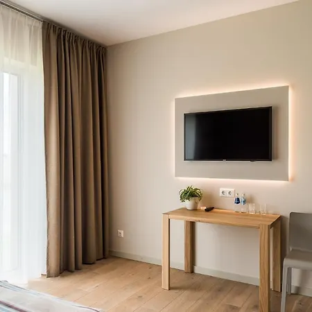Hotel Mikelis Uzvara