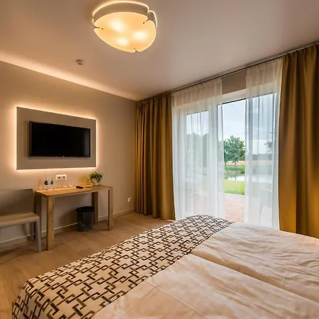Mikelis Hotel 3*