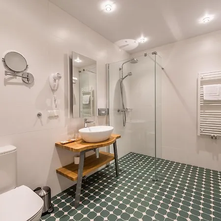 Hotel Mikelis Uzvara
