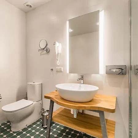 Hotel Mikelis Uzvara