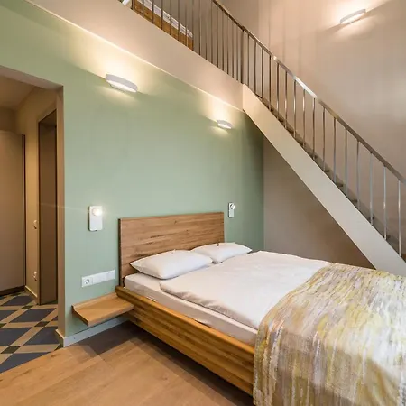 Mikelis Hotel